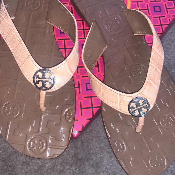 Tory Burch- Light Oak color sandals - Picture 7 of 10